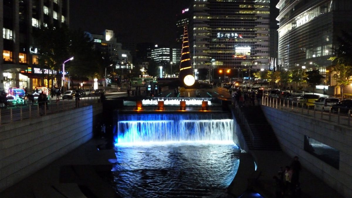 Gwanghwamun Square at night