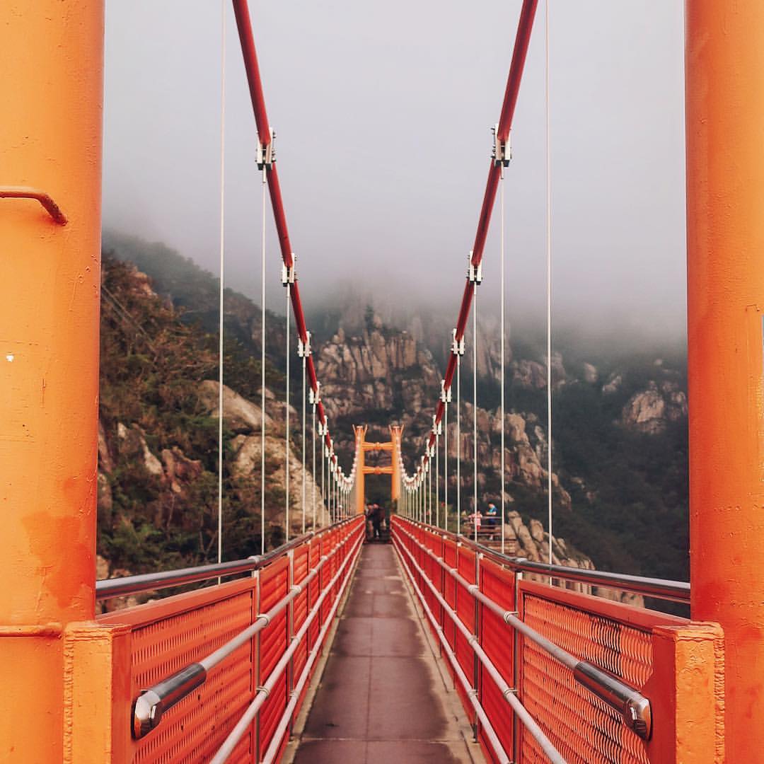 Tentang Geumgang Gureumdari (Cloud) Bridge