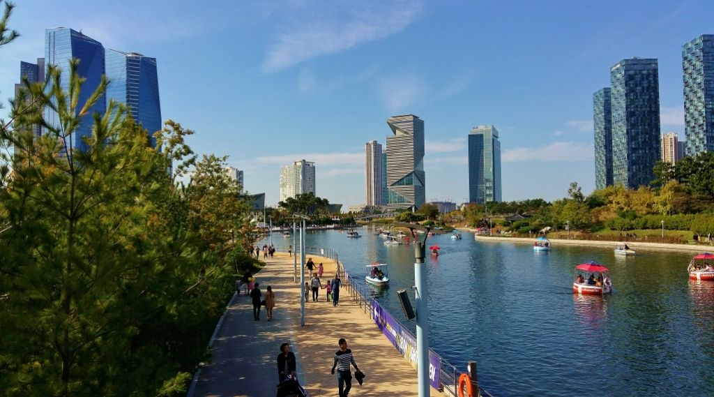Menyusuri Area Songdo Central Park 2