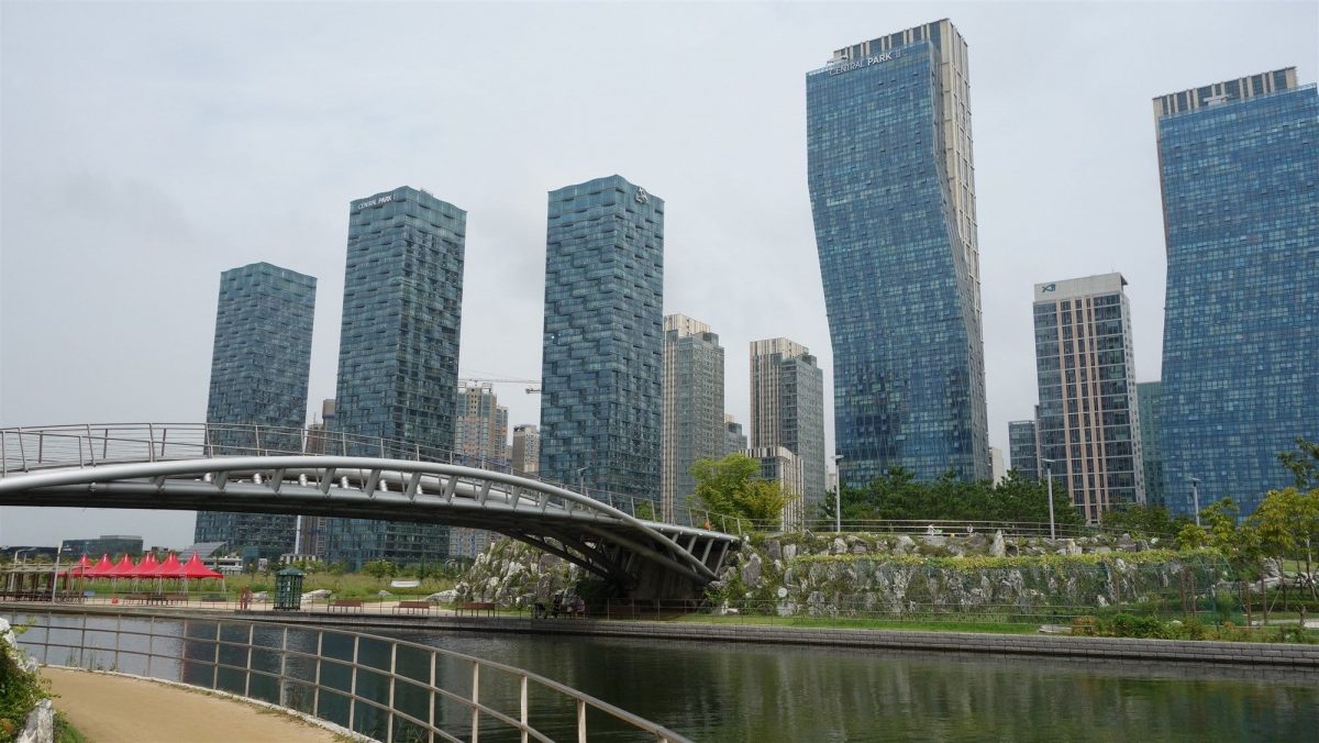 Menyusuri Area Songdo Central Park