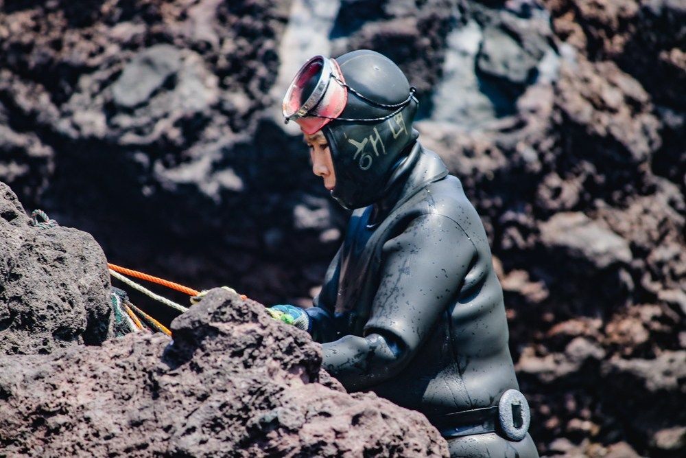 Haenyeo, Penyelam Wanita di Pantai Pasir Hitam Jeju-