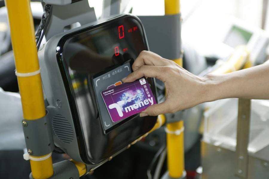 Membeli T-money Untuk Transportasi