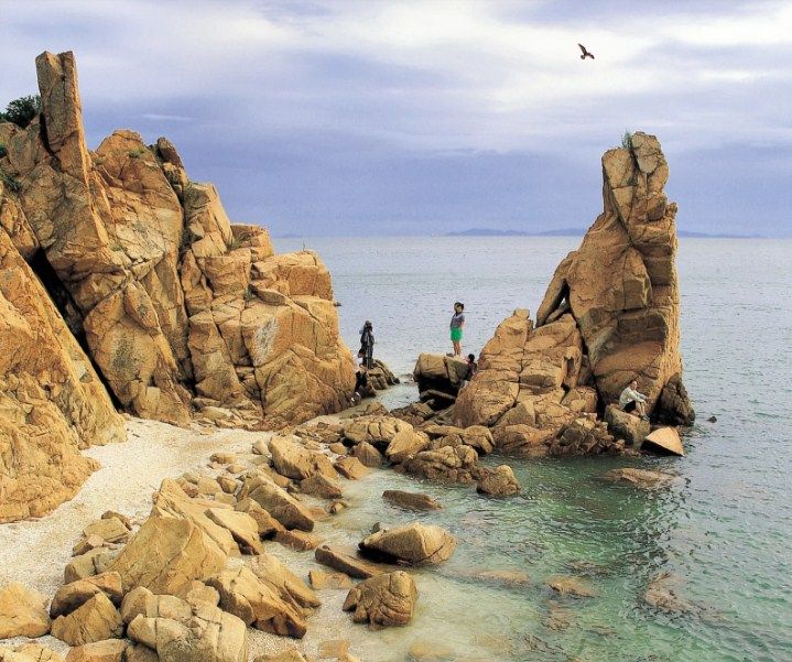 Seonnyeo-bawi Beach