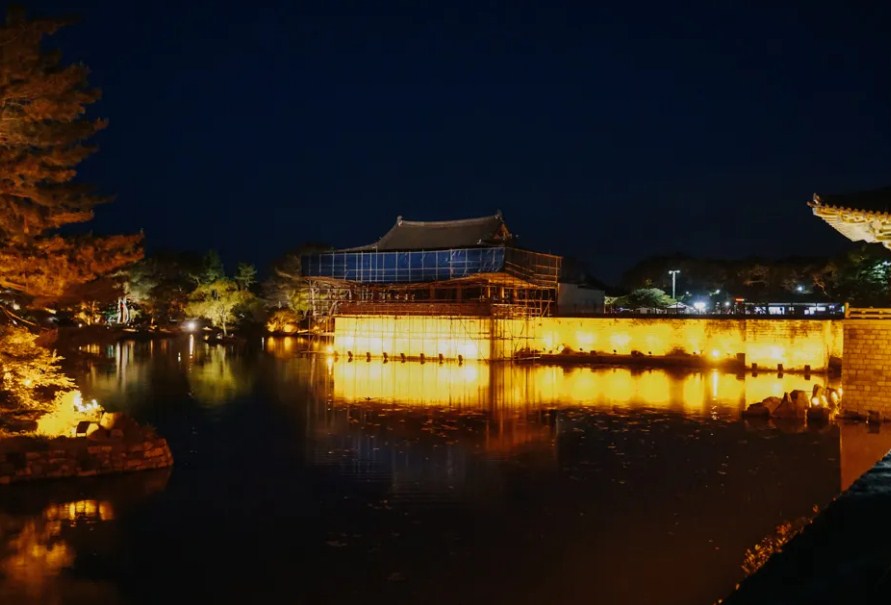 Istana Donggung dan Kolam Wolji