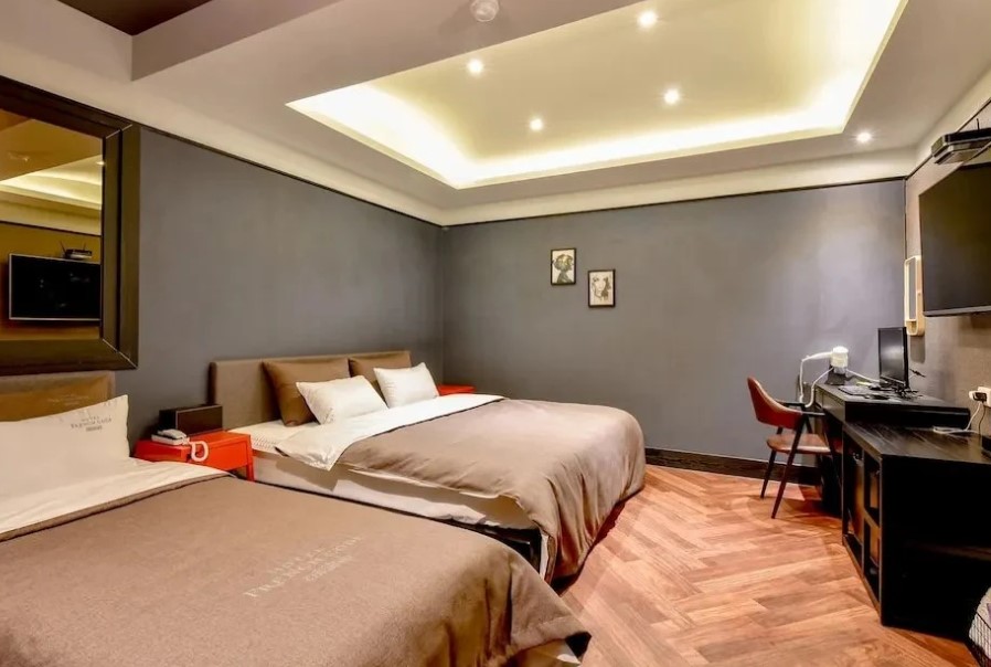 French Code Hotel