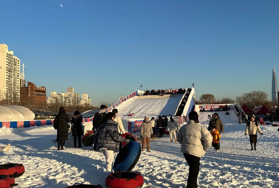 Snow Sledding at Ttukseom Hangang Park