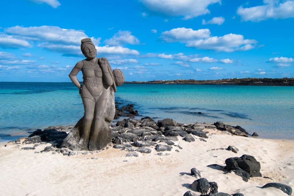 Self-Guided Family Exploration of Udo Island