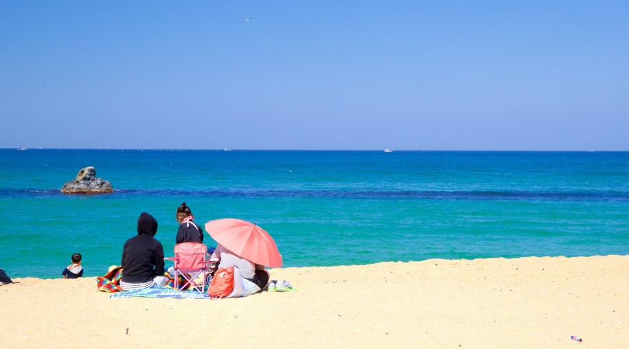 Pantai Anmok Korea Selatan, Foto a.travel-assets.com